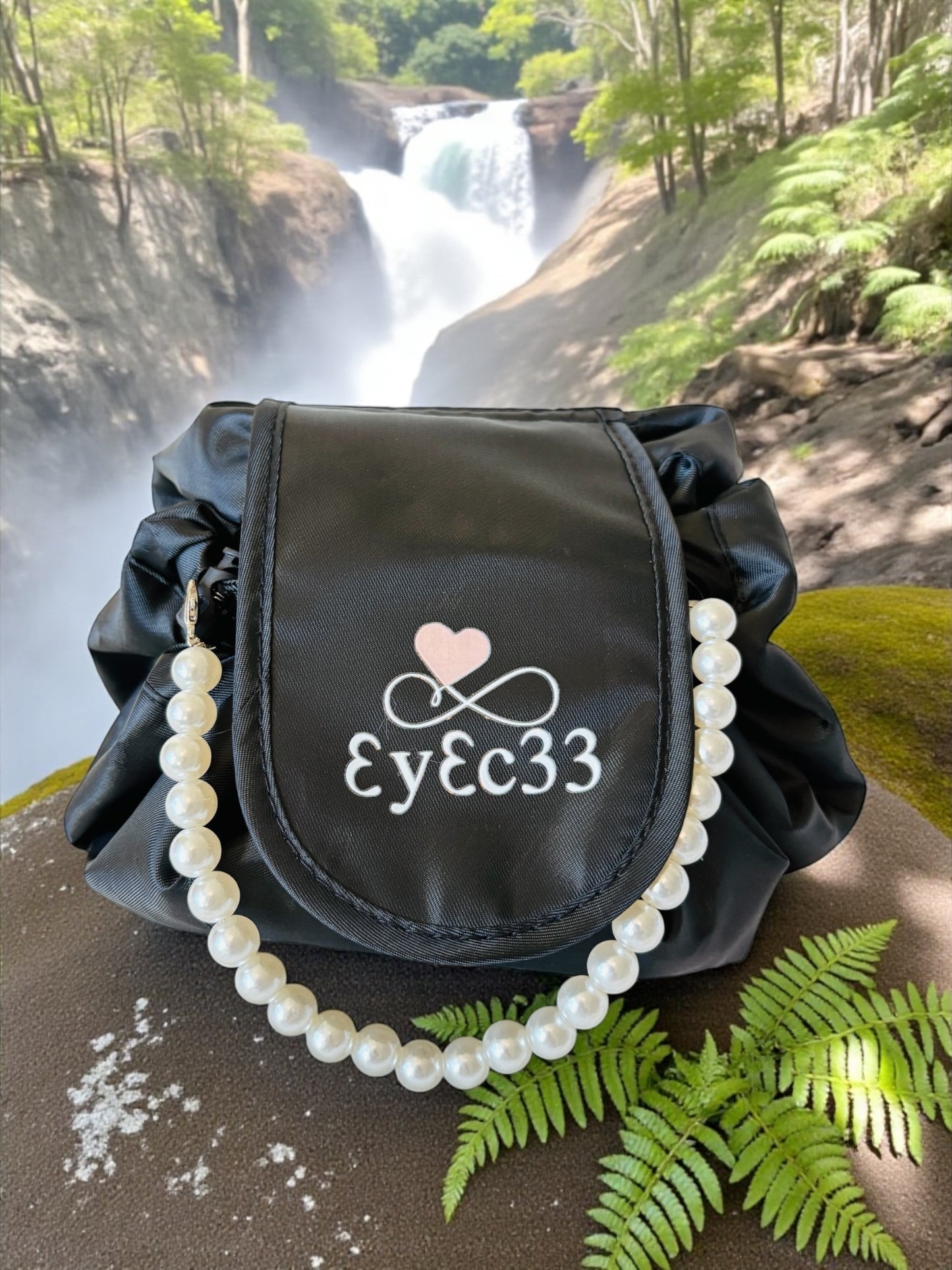 MAKEUP BAG W/PEARL STRAP