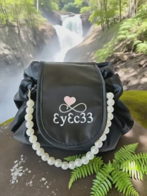 MAKEUP BAG W/PEARL STRAP